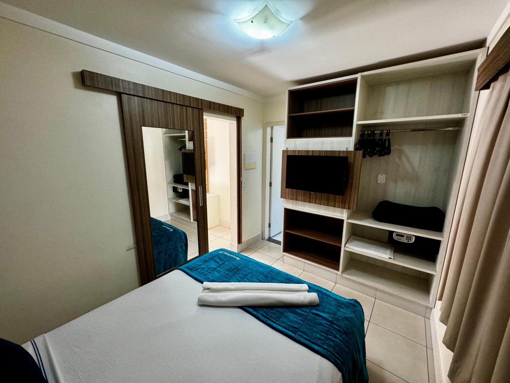 Di Roma Lacqua Park 24h, Com Roupas De Cama E Banho Apartamento